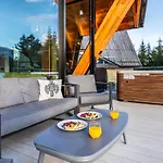 Апартаменты Tatra Heaven & Jacuzzi Косцелиско